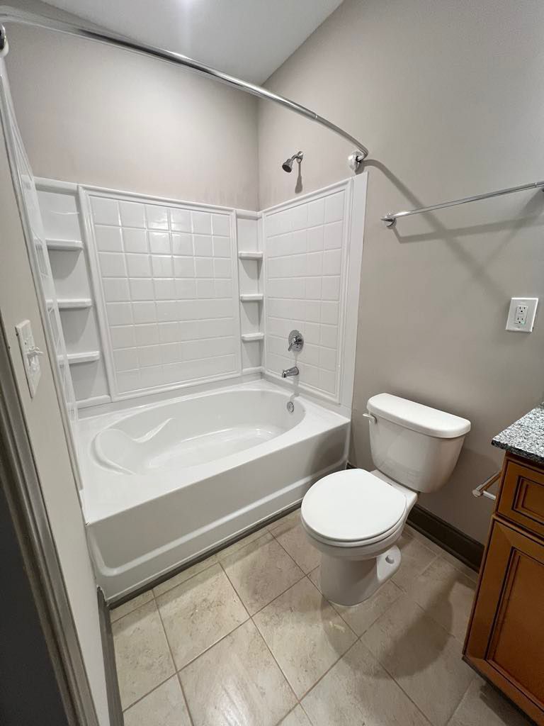 Después - Bathroom Deep Cleaning