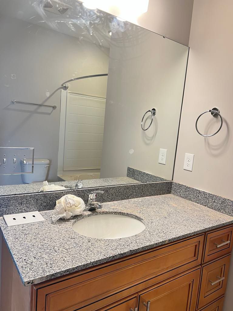 Después - Vanity & Sink Restoration