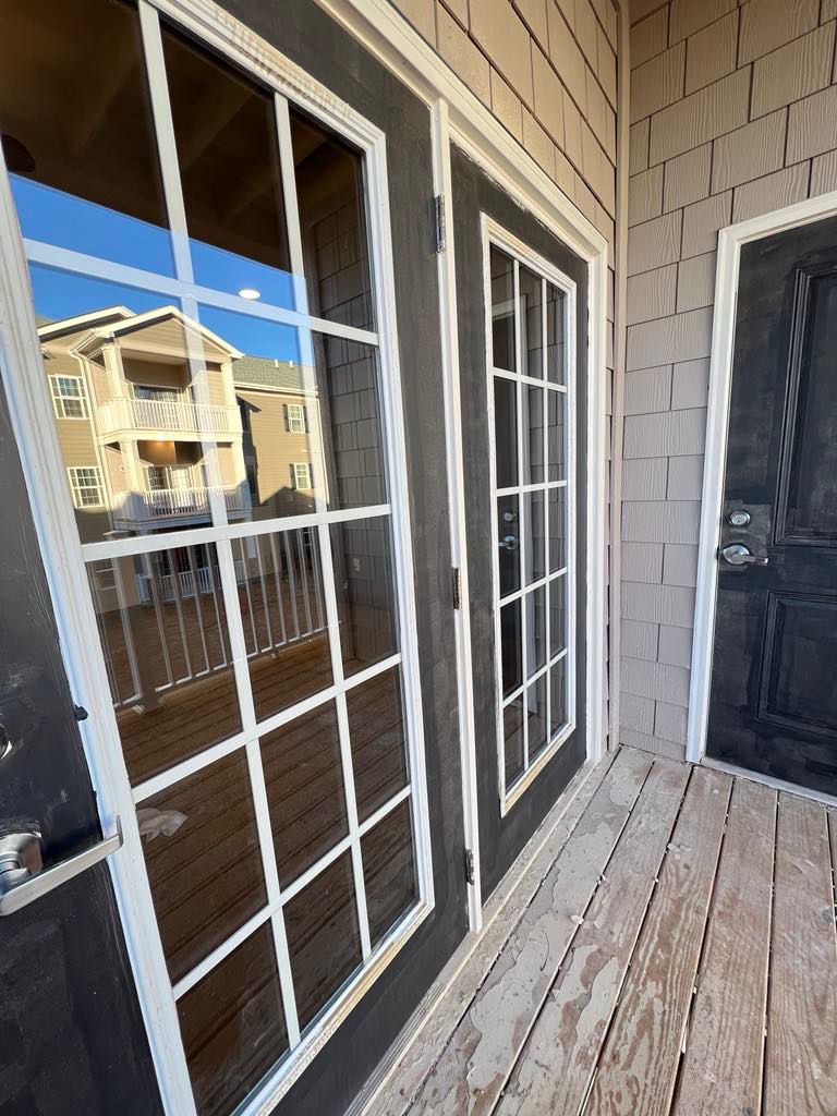 Después - Patio Door & Glass Cleaning